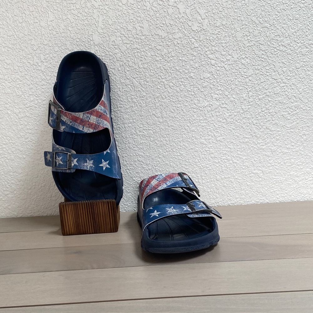 Birkenstock Women’s Birkis Patriotic Blue and Red Star Sandals Sz 7.5/38